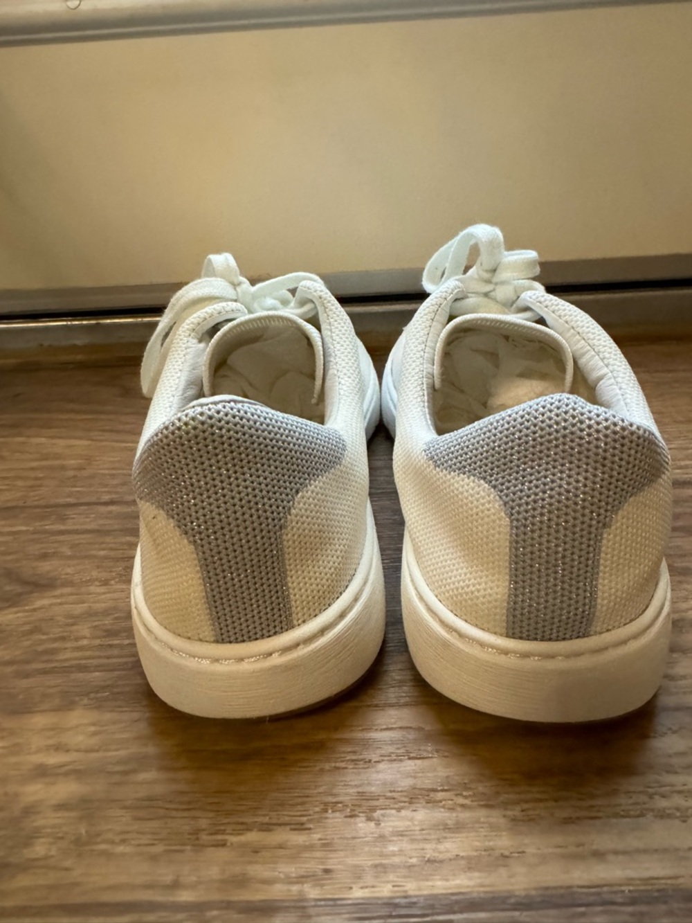 NWT Söfft White Waylyn Ladies Sneakers in Size 8.5 - Picture 11 of 15
